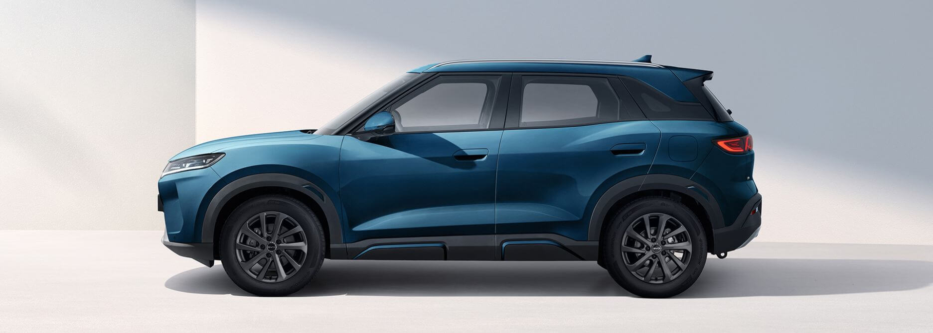 BYD Atto 2 DM-i exterior